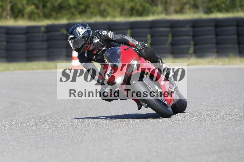 /Archiv-2025/48 25.08.2025 Cornu Master School ADR/gruen-vert/19